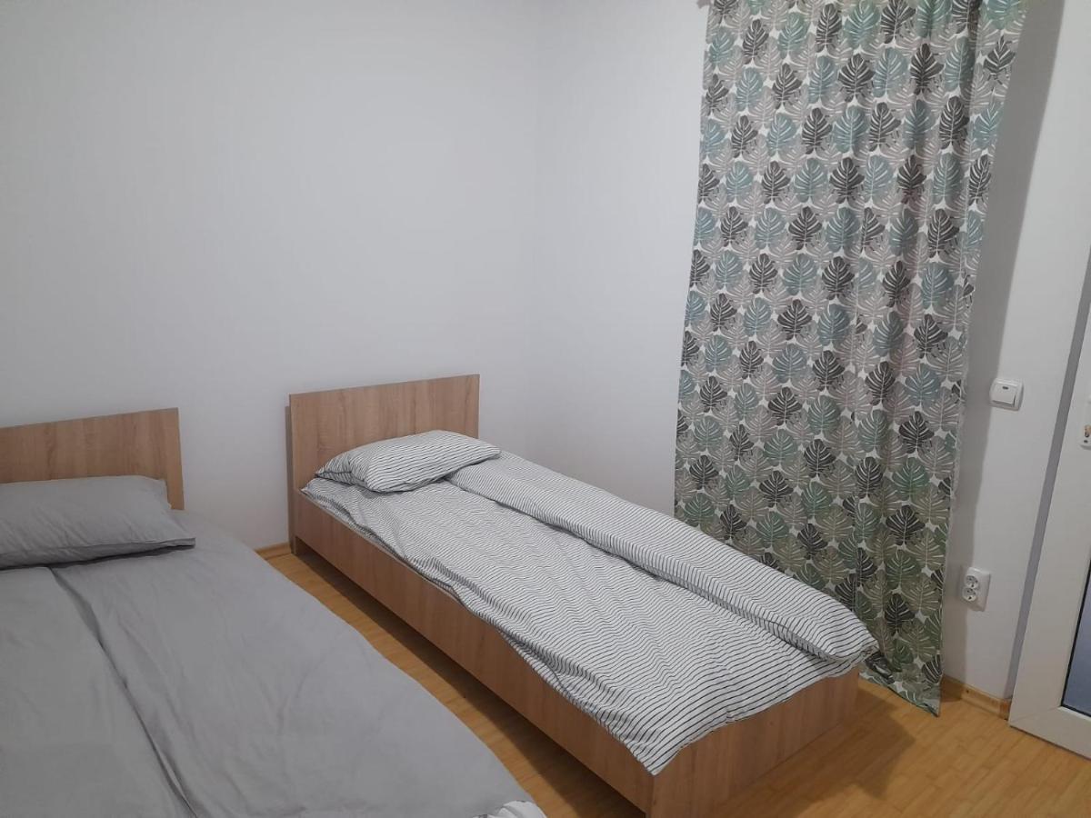 Central City House Tulcea Esterno foto